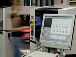 SMD-Fertigung_190px Wellenlötanlage in der Elektronkfertigung von Flachbaugruppen